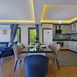 Melek Vila *