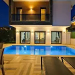Melek Vila