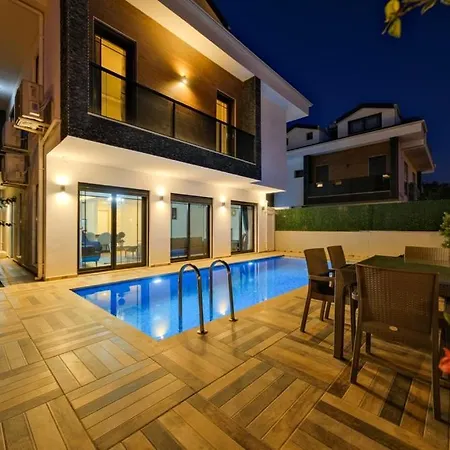 Melek Vila *