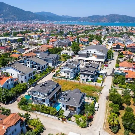 Melek Vila *